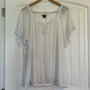 Torrid White pheasant  embrodered Tunic Top 4X